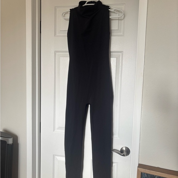 Skims all in one mock neck onesie size medium - Picture 7 of 7